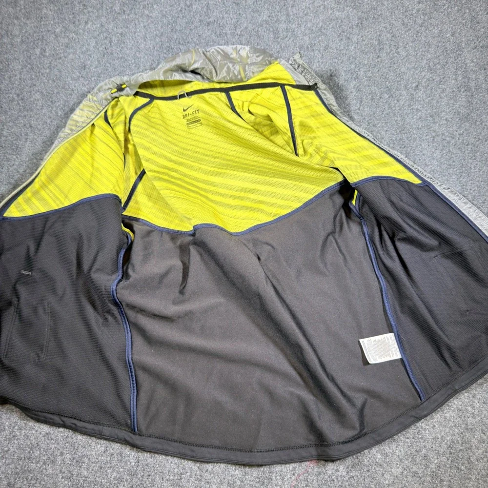 Nike used faint